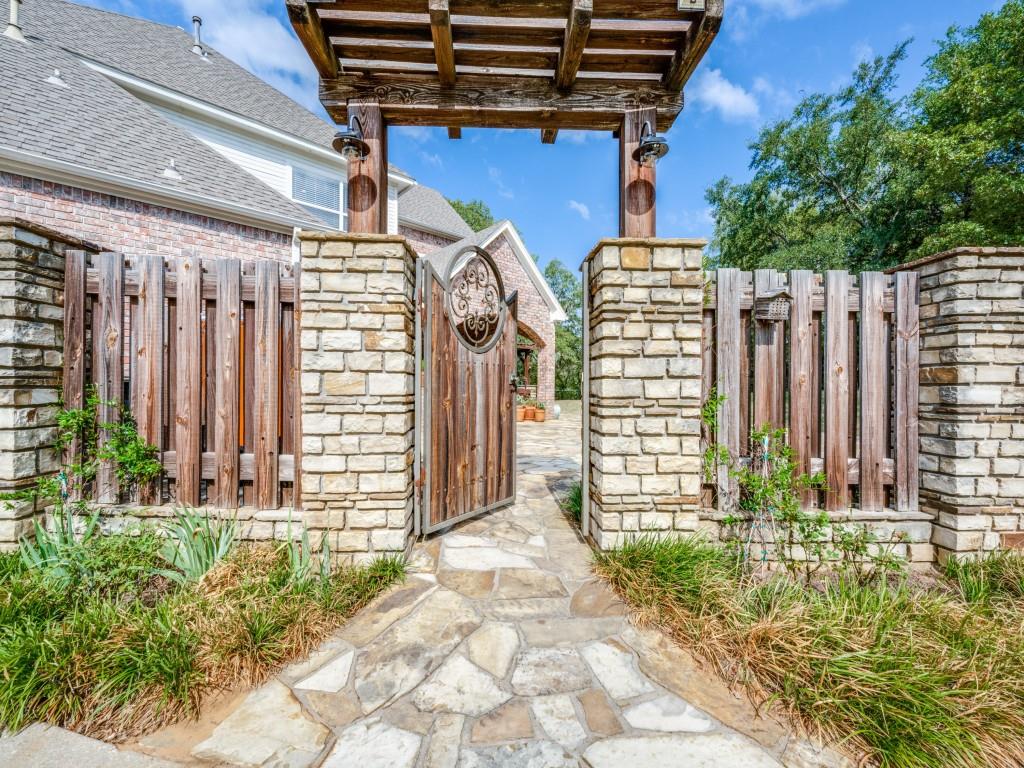 10783 Stagecoach Pass Pilot Point, TX 76258 - Photo 7 of 39