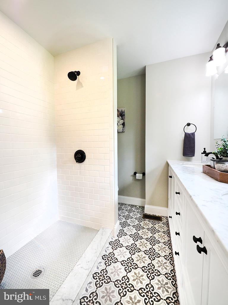 4607 Carroll Manor Road Baldwin, MD 21013 - Photo 24 of 53 Primary Full Bath w/ Beautiful Ceramic Tile