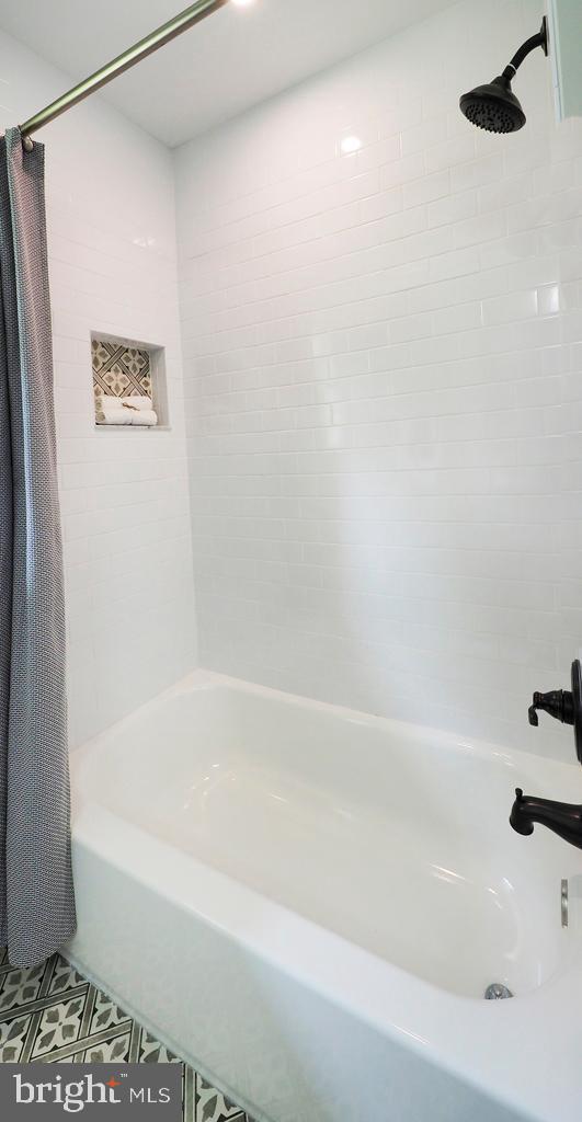 4607 Carroll Manor Road Baldwin, MD 21013 - Photo 28 of 53 Main Level full bath w/ ceramic tile