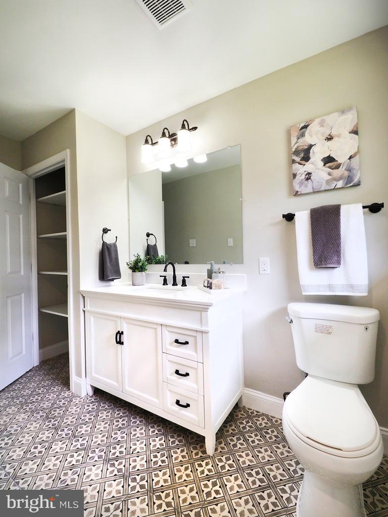 4607 Carroll Manor Road Baldwin, MD 21013 - Photo 29 of 53 Main Level full bath