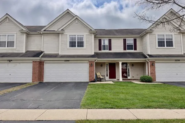 $2,600 | 2266 Pembridge Drive, Lake In The Hills, IL 60156
