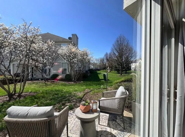 $2,600 | 2266 Pembridge Drive, Lake In The Hills, IL 60156