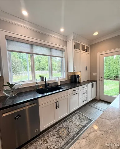 $579,900 | 8876 Lombardi Drive, Cicero, NY 13039