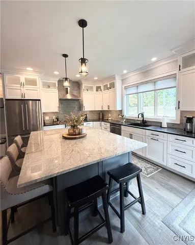 $579,900 | 8876 Lombardi Drive, Cicero, NY 13039