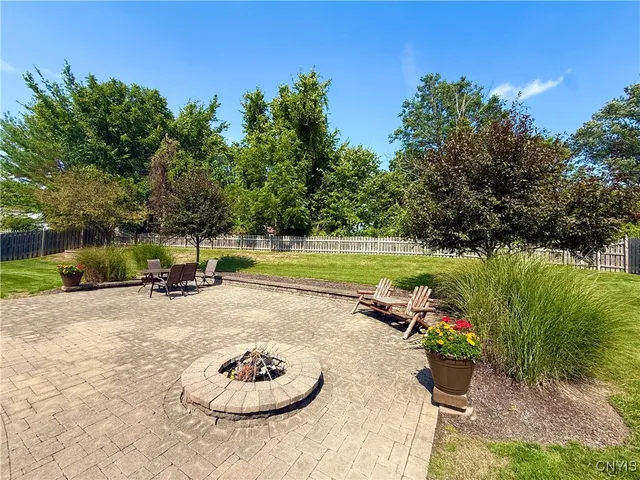 $579,900 | 8876 Lombardi Drive, Cicero, NY 13039