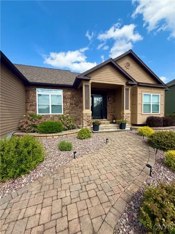 $579,900 | 8876 Lombardi Drive, Cicero, NY 13039