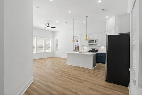 $355,000 | 8918 Sunshine Laverne Lane, Houston, TX 77080