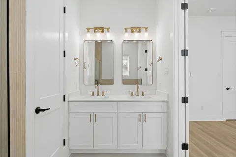 $355,000 | 8918 Sunshine Laverne Lane, Houston, TX 77080