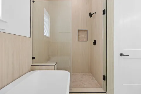 $355,000 | 8918 Sunshine Laverne Lane, Houston, TX 77080