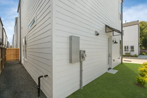 $355,000 | 8918 Sunshine Laverne Lane, Houston, TX 77080