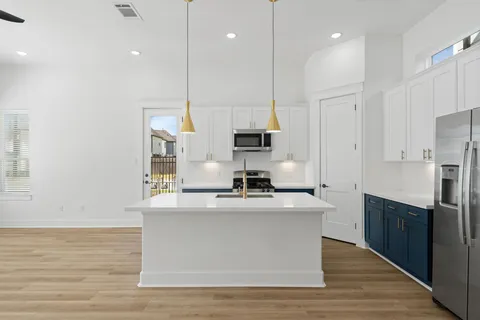 $355,000 | 8918 Sunshine Laverne Lane, Houston, TX 77080