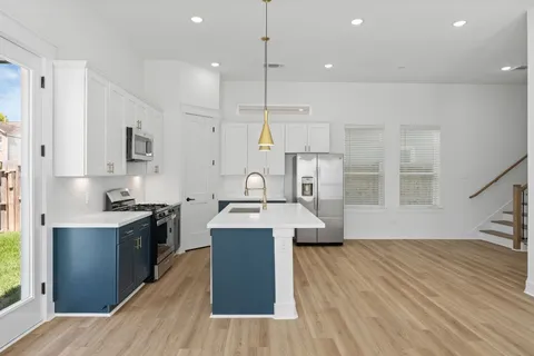 $355,000 | 8918 Sunshine Laverne Lane, Houston, TX 77080