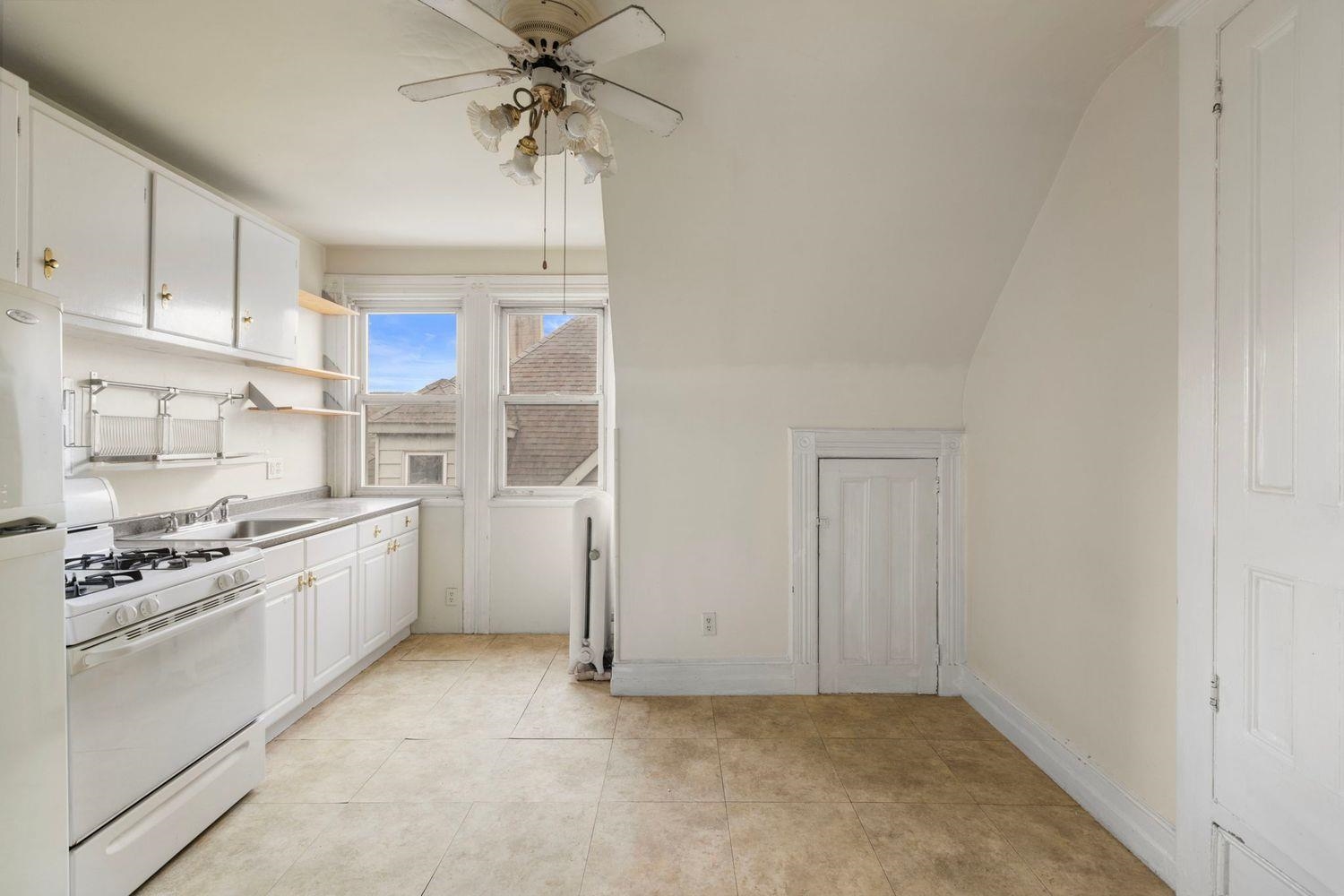 6 Bonn Place, Unit 3 Weehawken, NJ 07086 - Photo 7 of 20