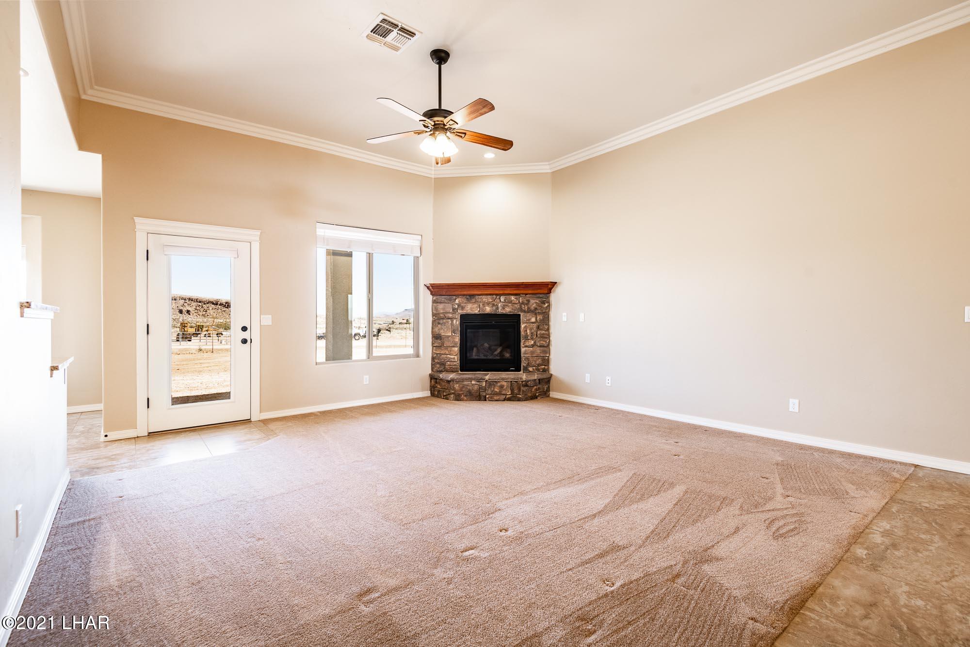 2355 East Cactus Wren Road Kingman, AZ 86409 - Photo 12 of 50 2355 E Cactus Wren (5 of 64)