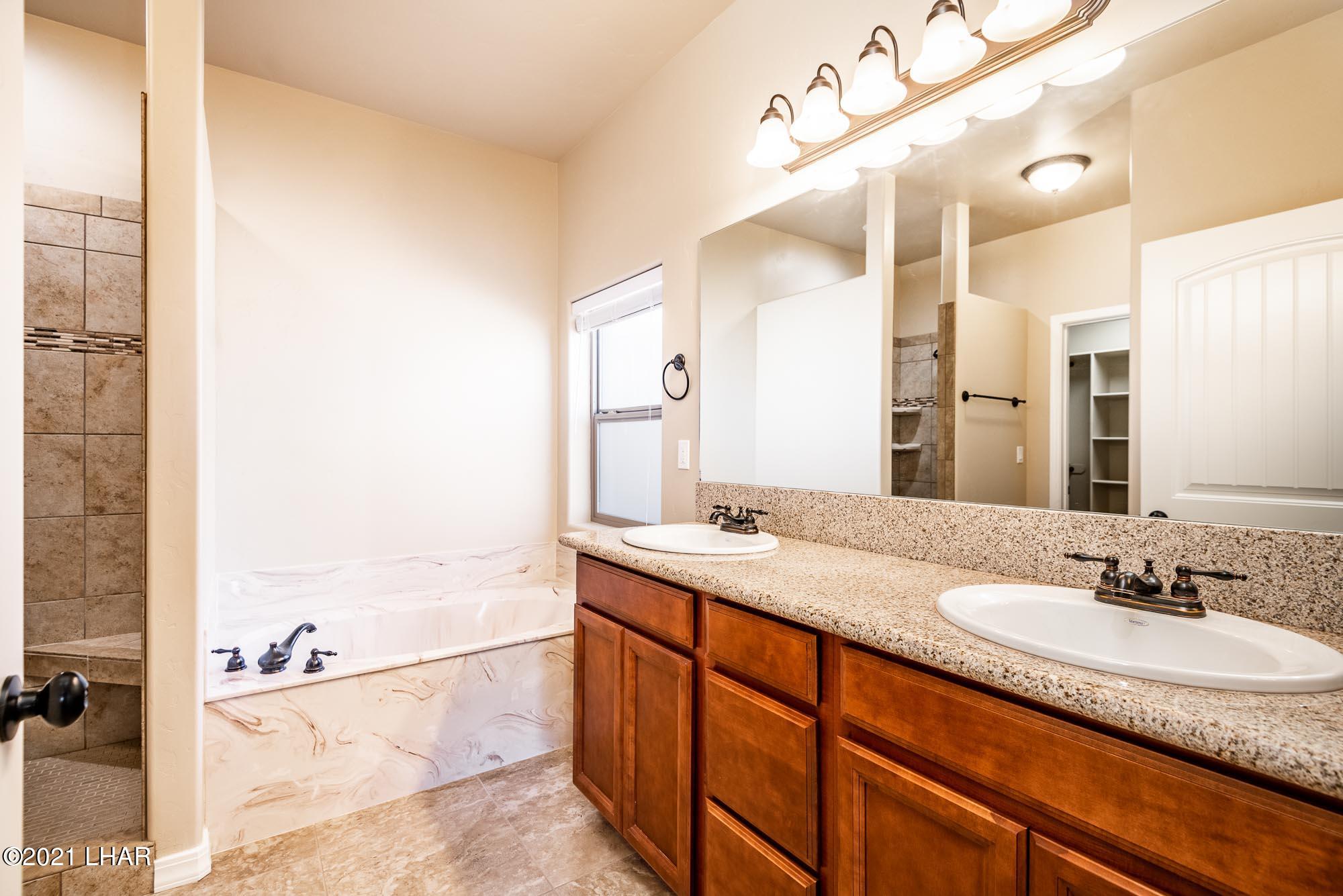 2355 East Cactus Wren Road Kingman, AZ 86409 - Photo 23 of 50 2355 E Cactus Wren (16 of 64)