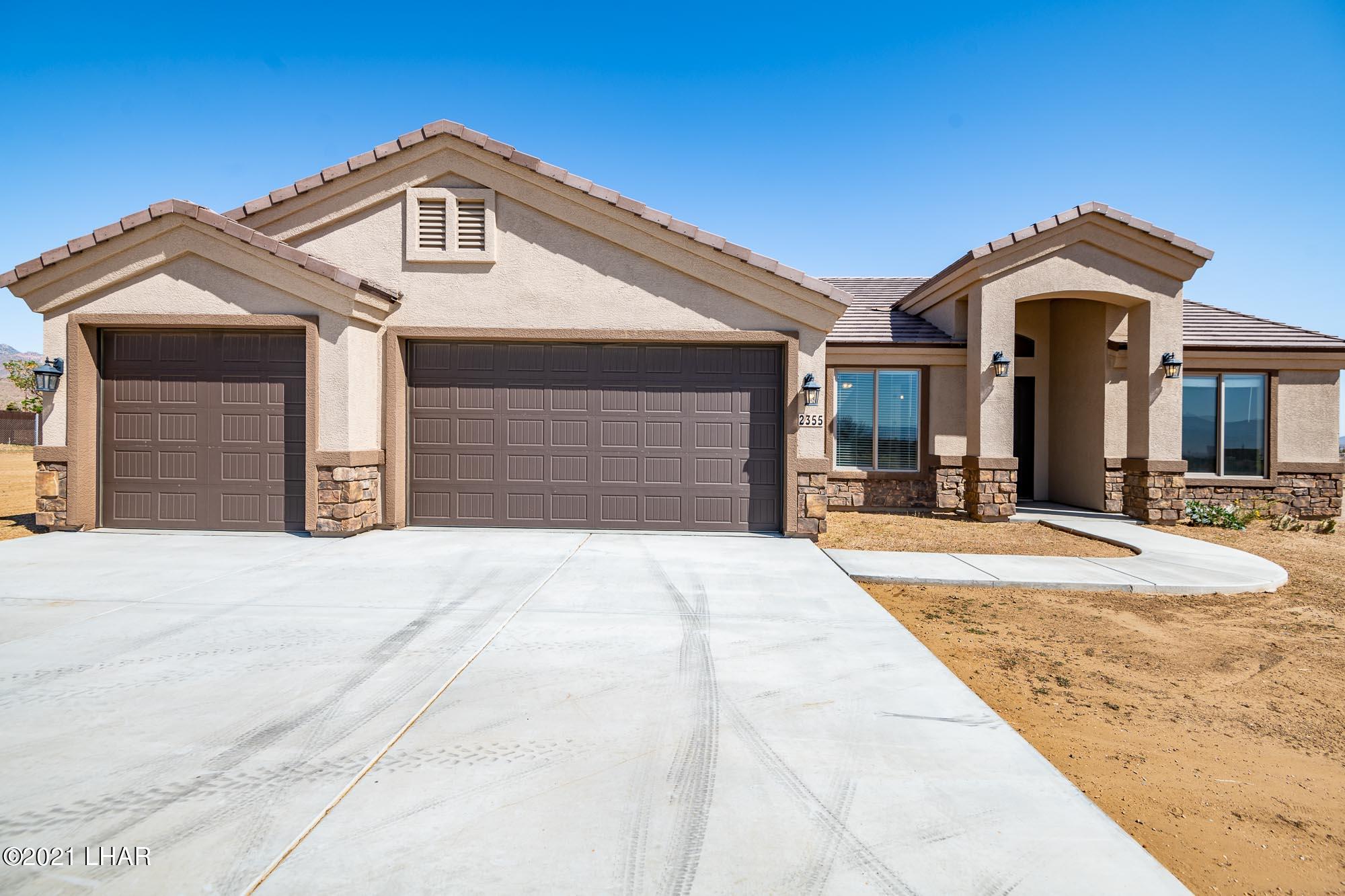 2355 East Cactus Wren Road Kingman, AZ 86409 - Photo 4 of 50 2355 E Cactus Wren (35 of 64)