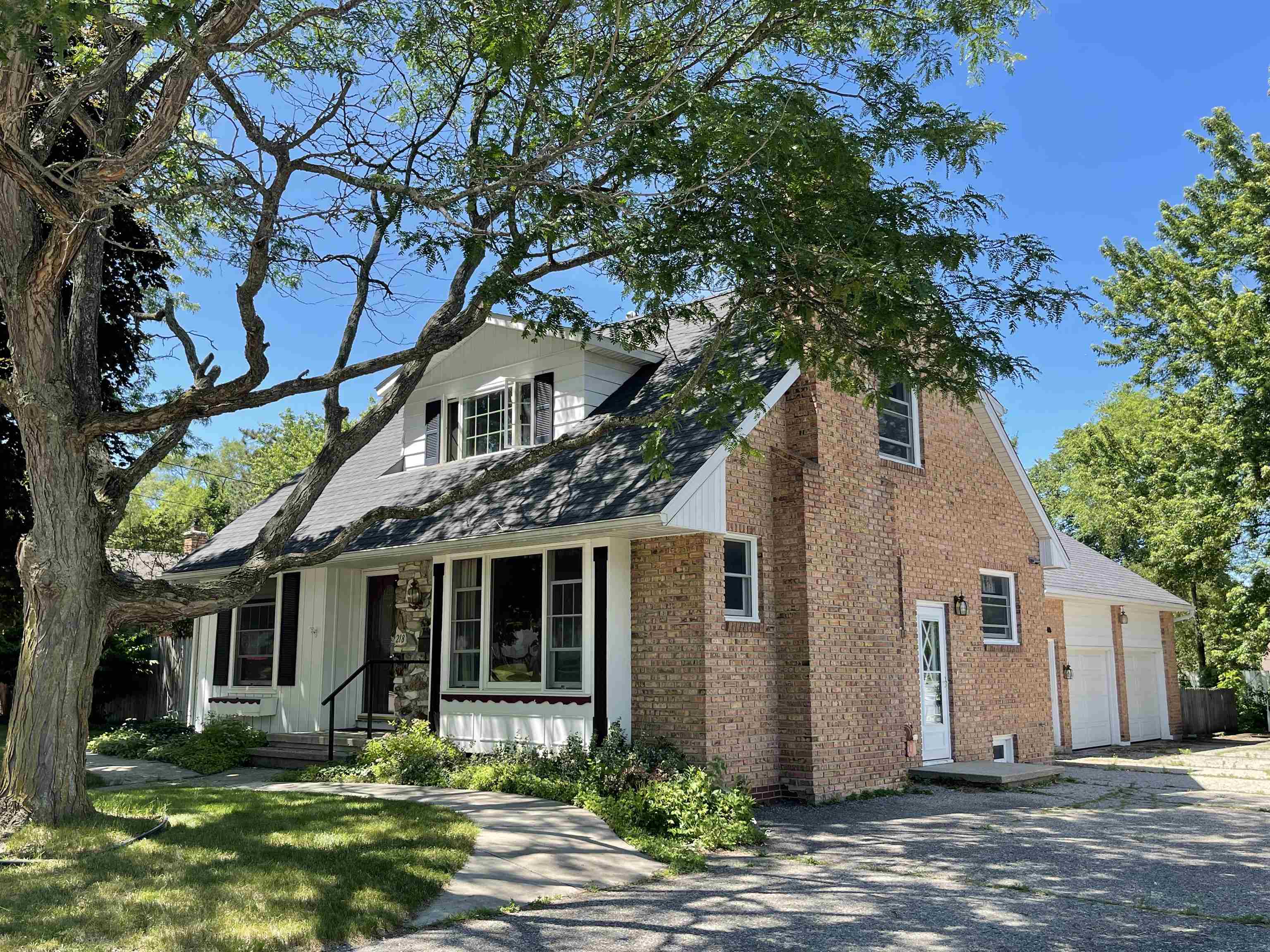 218 John R Boulevard Clare, MI 48617 - Photo 2 of 64 1901361-1.JPG