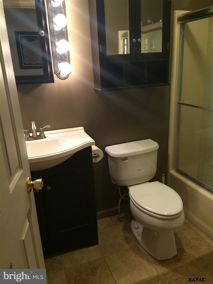 1206 Chambers Ridge York, PA 17402 - Photo 19 of 26 Gallery Image 19