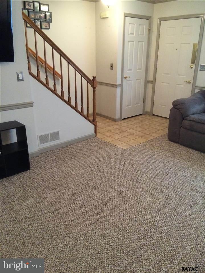 1206 Chambers Ridge York, PA 17402 - Photo 5 of 26 Gallery Image 5