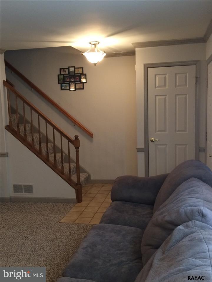 1206 Chambers Ridge York, PA 17402 - Photo 6 of 26 Gallery Image 6