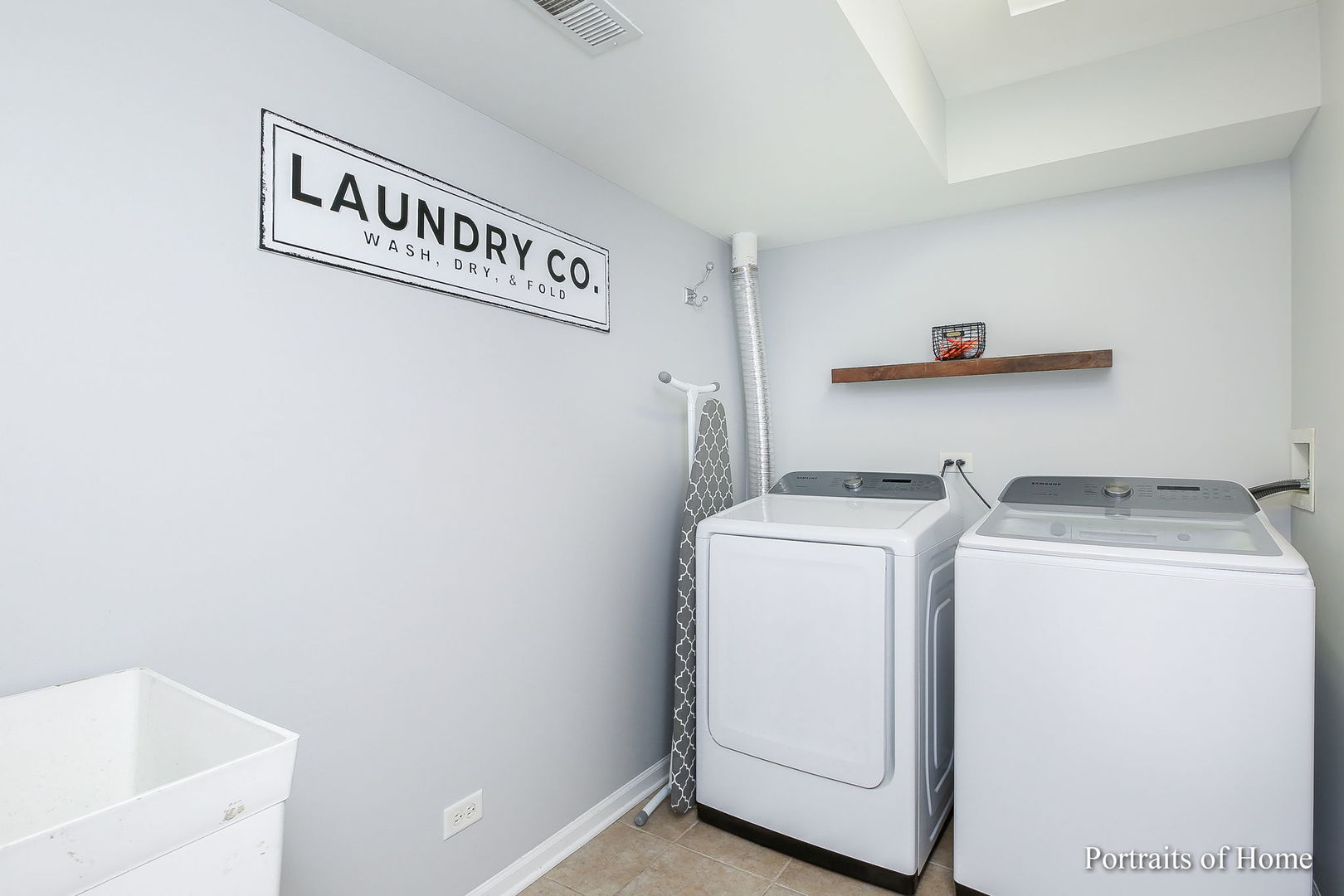 126 Jackson Street Gilberts, IL 60136 - Photo 22 of 25 a utility room with dryer and washer