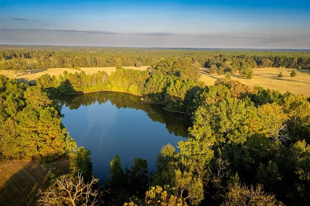 a view of an ocean and a mountain view
