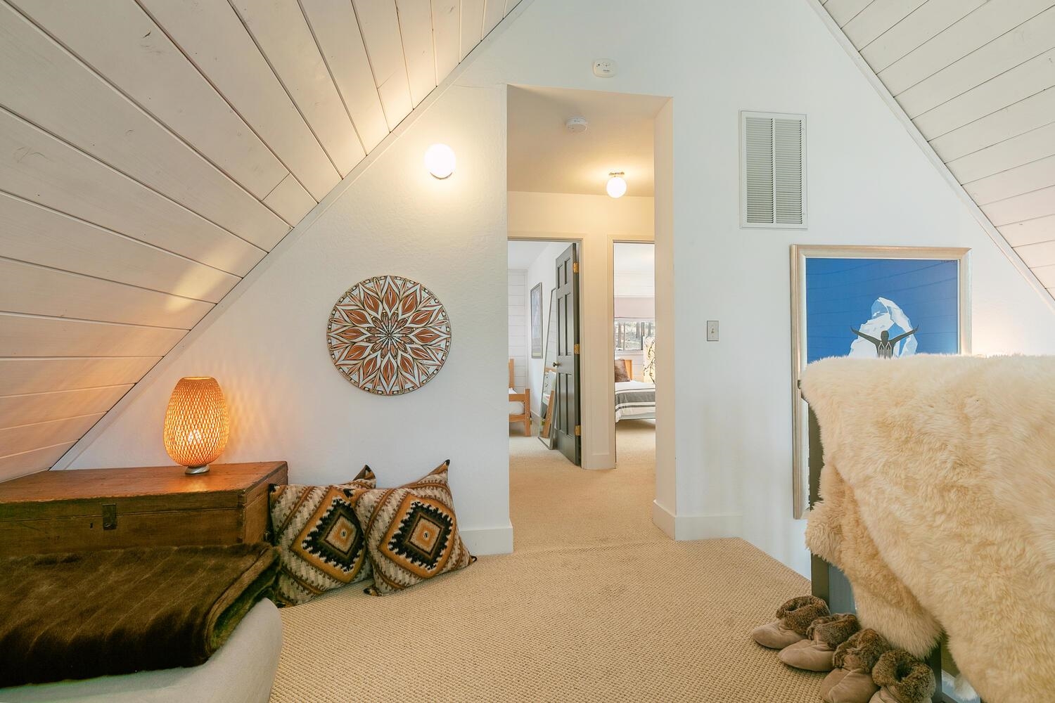 326 Skidder Trail Truckee, CA 96161 - Photo 14 of 21 a view of a livingroom with furniture