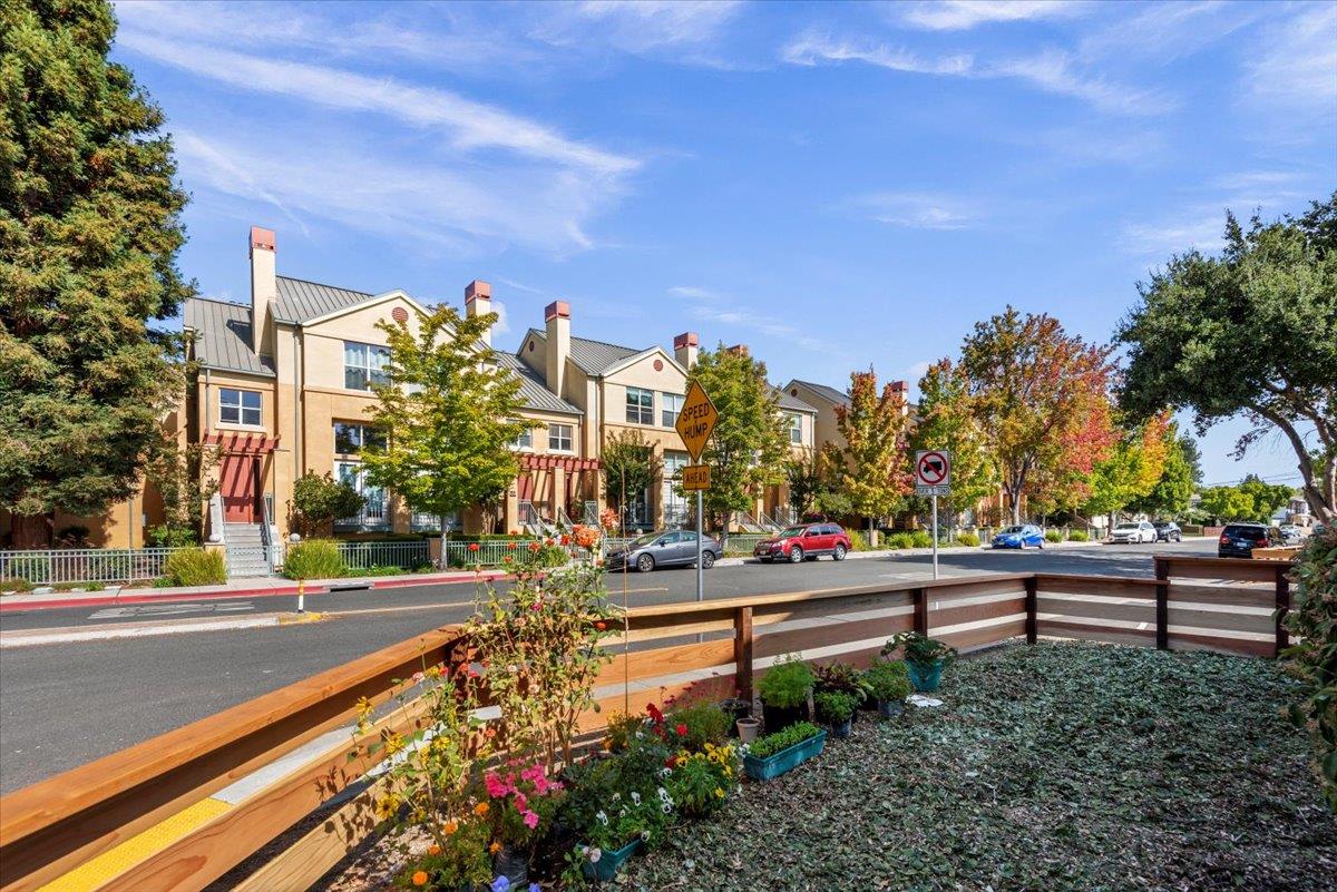 366 Camille Court Mountain View, CA 94040 - Photo 8 of 72