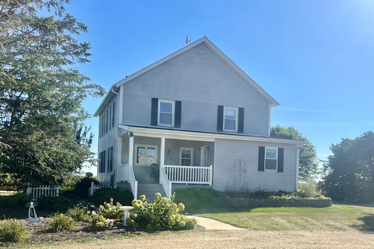 906 South Chamberlain Road Esmond, IL 60129 - Photo 1 of 19 a front view of a house with a yard