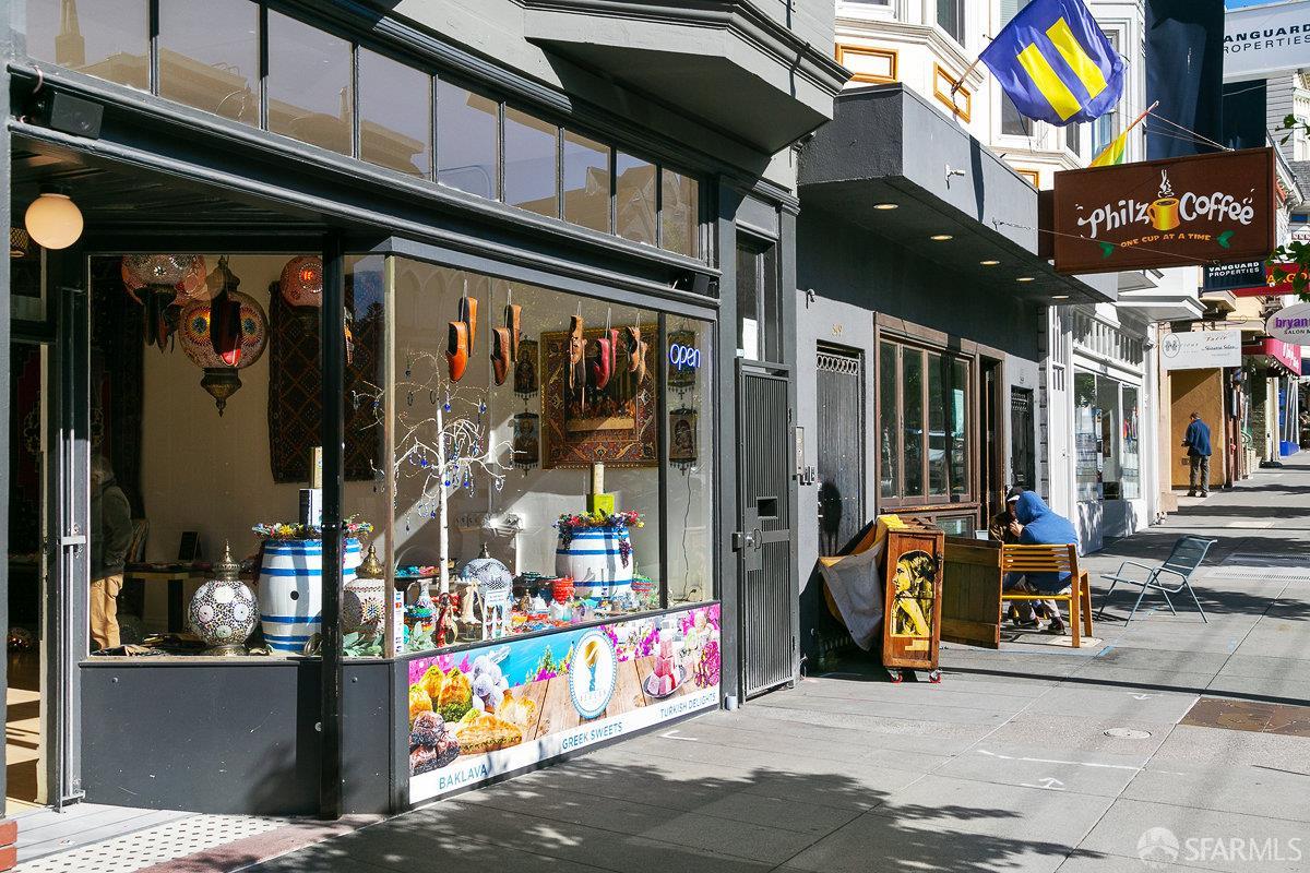 150 Eureka Street, Unit A San Francisco, CA 94114 - Photo 49 of 60 a view of water fountain in front of building