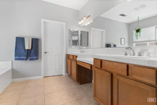 $410,000 | Undisclosed Address, Bakersfield, CA 93311