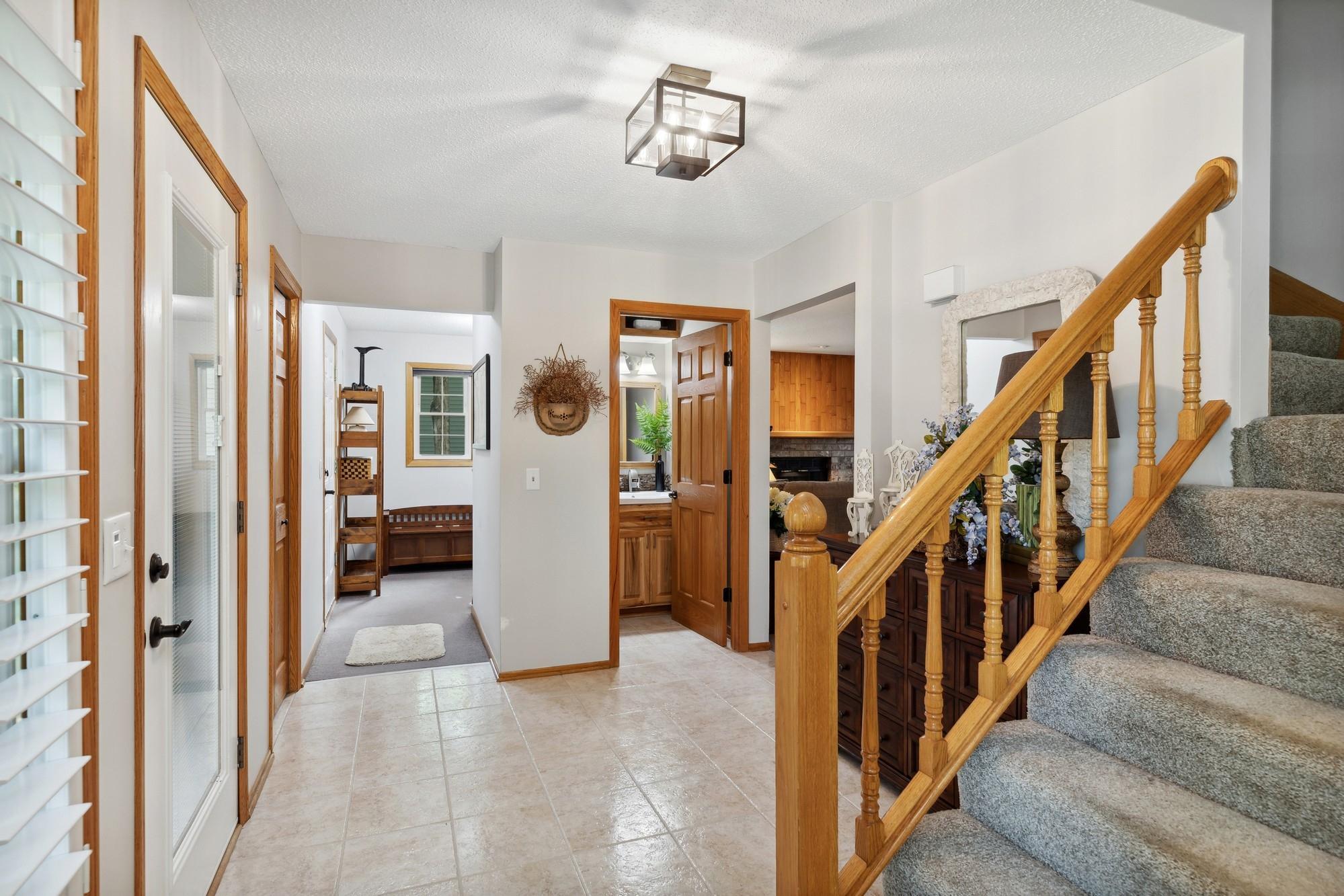 1062 Boston Hill Road Eagan, MN 55123 - Photo 4 of 35 Gallery Image 4