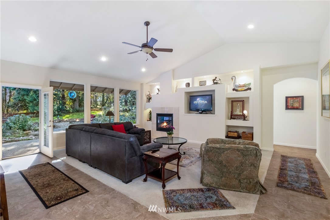 13313 Gibralter Road Anacortes, WA 98221 - Photo 13 of 33 Gallery Image 13