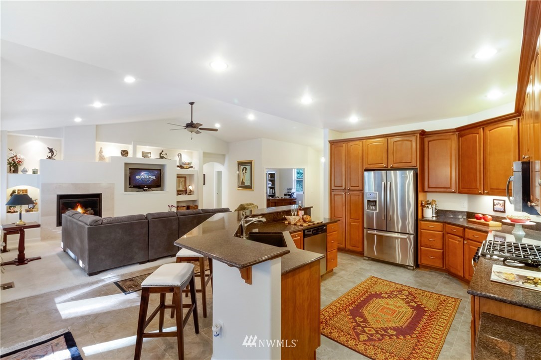 13313 Gibralter Road Anacortes, WA 98221 - Photo 9 of 33 Gallery Image 9