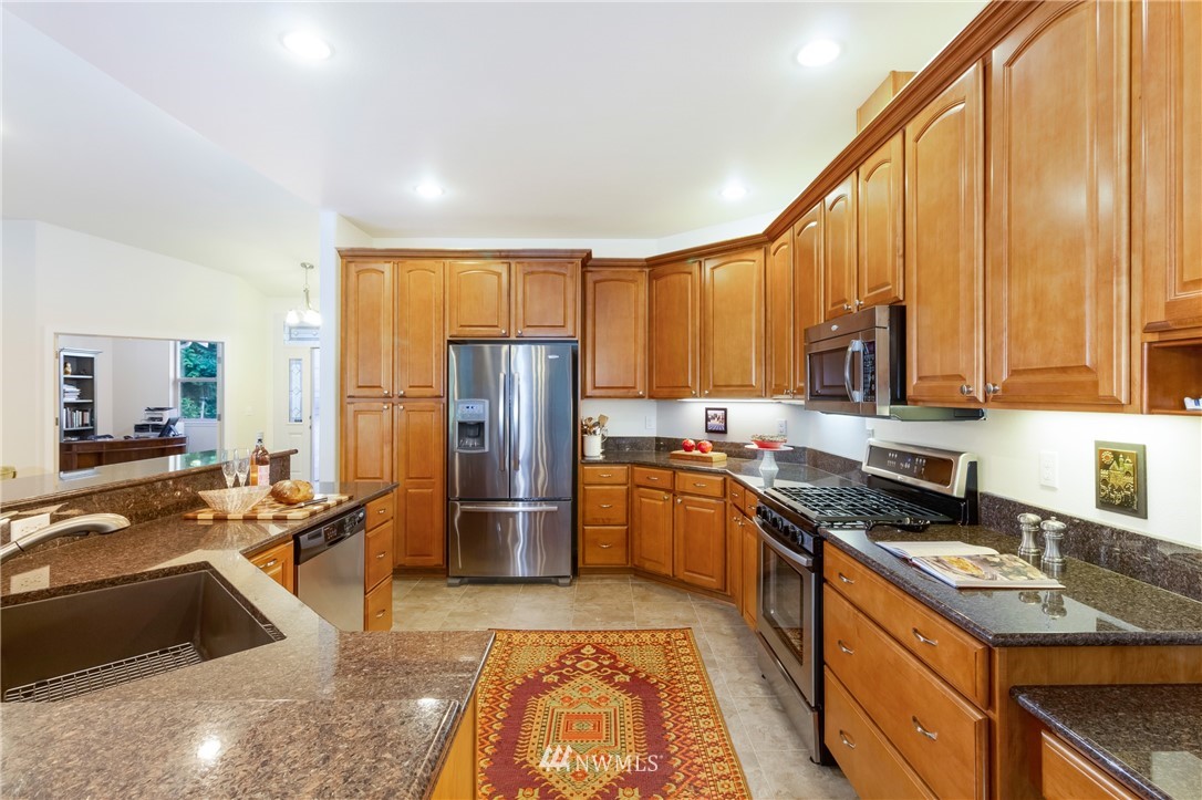 13313 Gibralter Road Anacortes, WA 98221 - Photo 10 of 33 Gallery Image 10