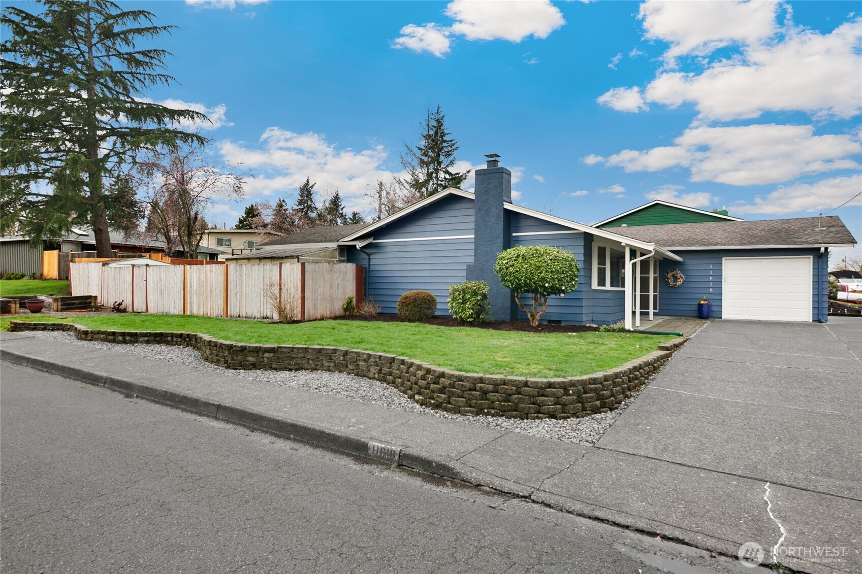 11618 Southeast 166th Place Renton, WA 98058 - Photo 3 of 28