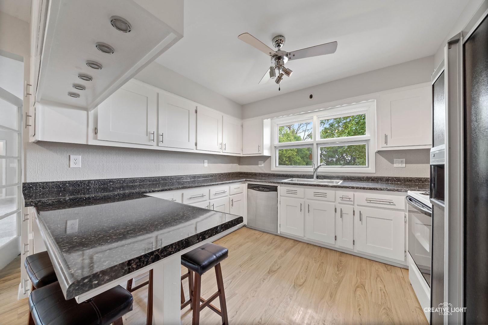 1255 North Randall Road Aurora, IL 60506 - Photo 15 of 39