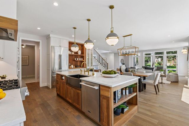 $2,175,000 | 1984 Kenwood Parkway, Minneapolis, MN 55405