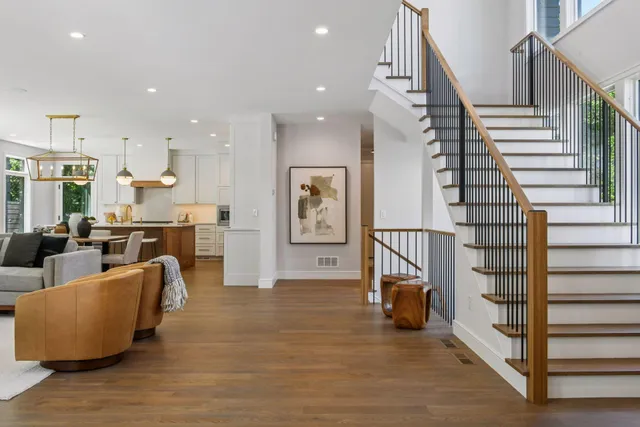 $2,175,000 | 1984 Kenwood Parkway, Minneapolis, MN 55405