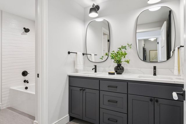 $2,175,000 | 1984 Kenwood Parkway, Minneapolis, MN 55405