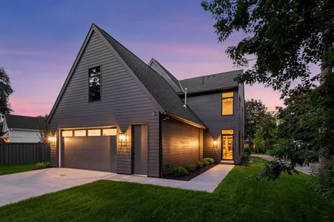 $2,175,000 | 1984 Kenwood Parkway, Minneapolis, MN 55405