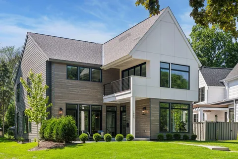 $2,175,000 | 1984 Kenwood Parkway, Minneapolis, MN 55405
