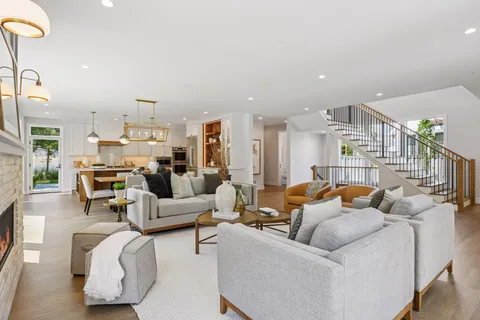 $2,175,000 | 1984 Kenwood Parkway, Minneapolis, MN 55405