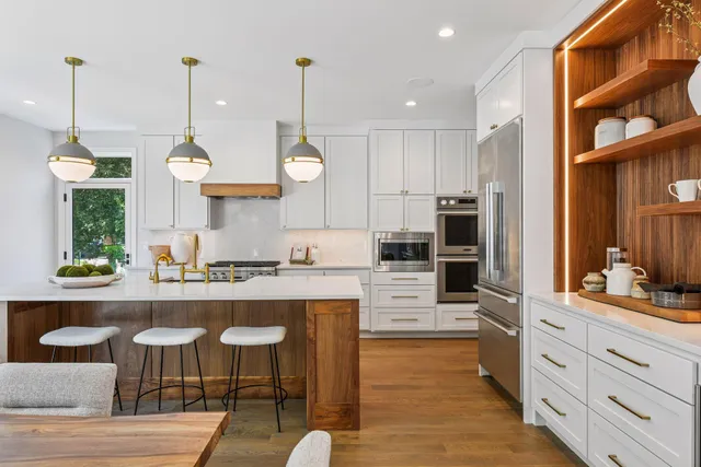 $2,175,000 | 1984 Kenwood Parkway, Minneapolis, MN 55405