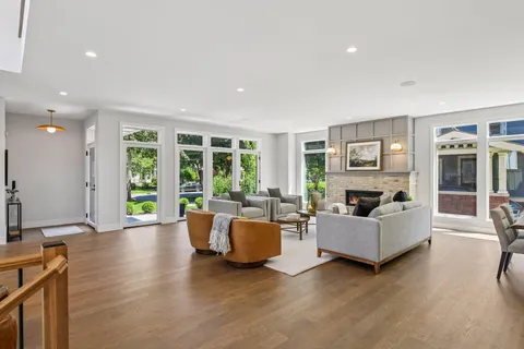 $2,175,000 | 1984 Kenwood Parkway, Minneapolis, MN 55405