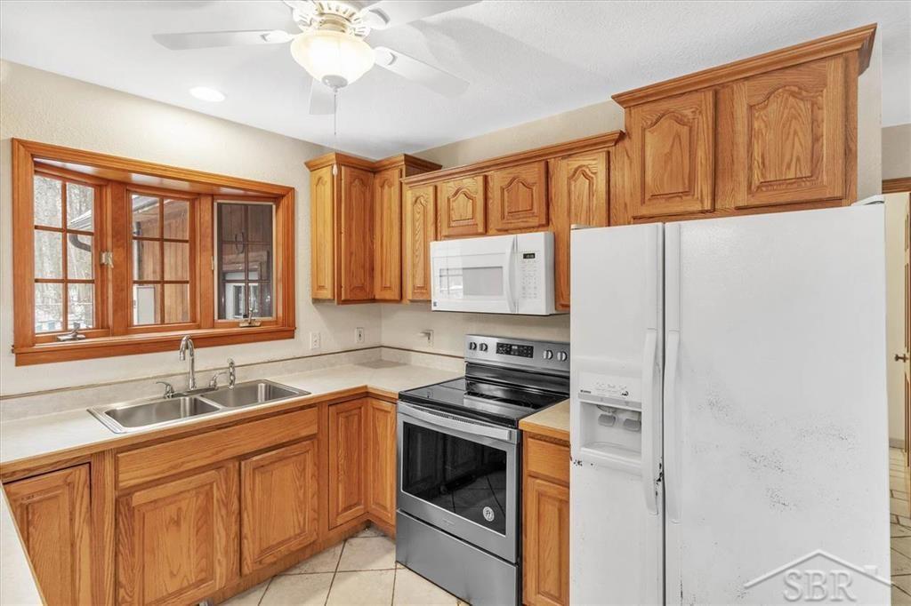 1152 South 8 Mile Road Midland, MI 48640 - Photo 14 of 58 50065204-13.JPG
