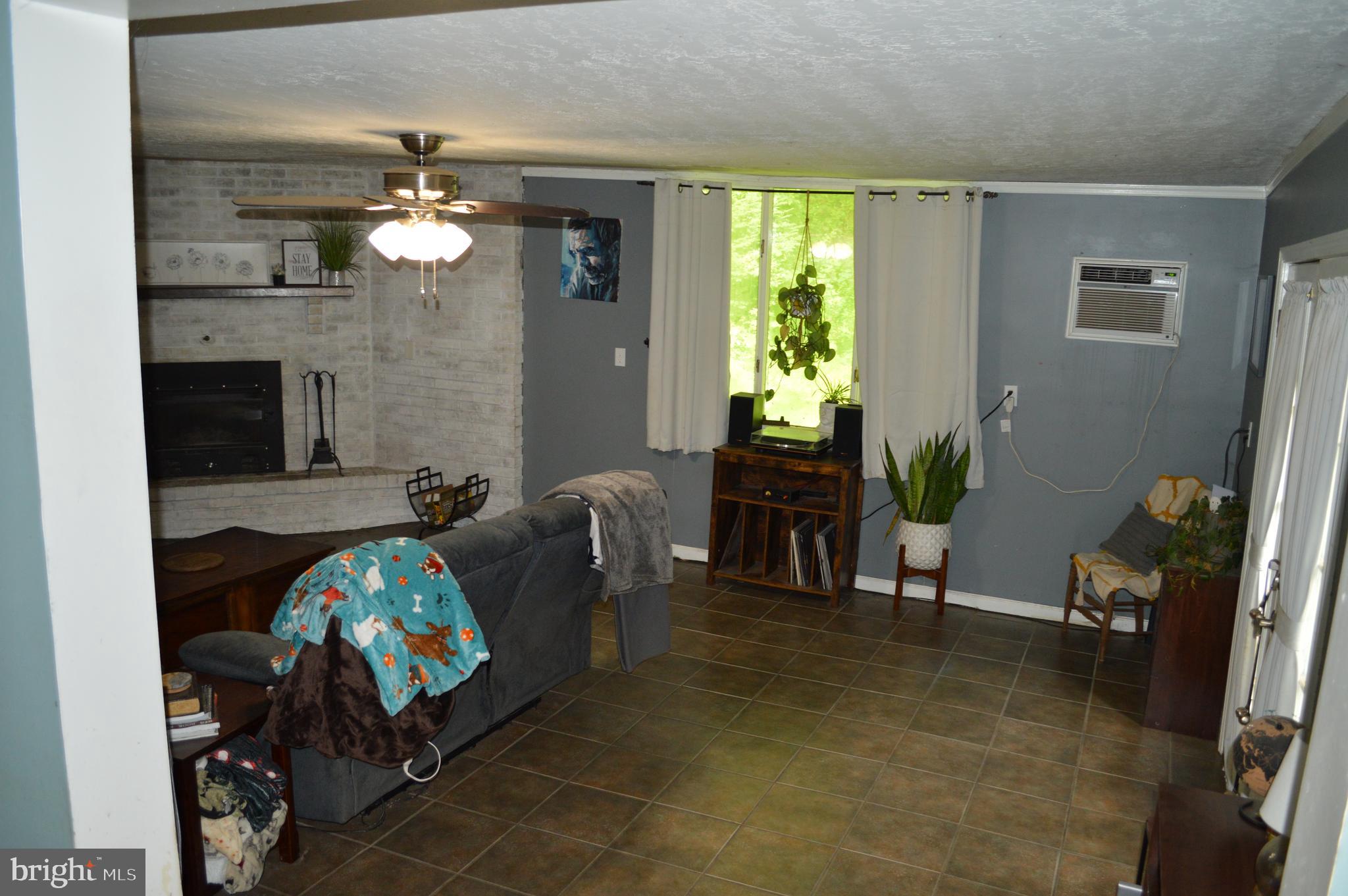 595 Wago Road Mount Wolf, PA 17347 - Photo 6 of 34 Gallery Image 6