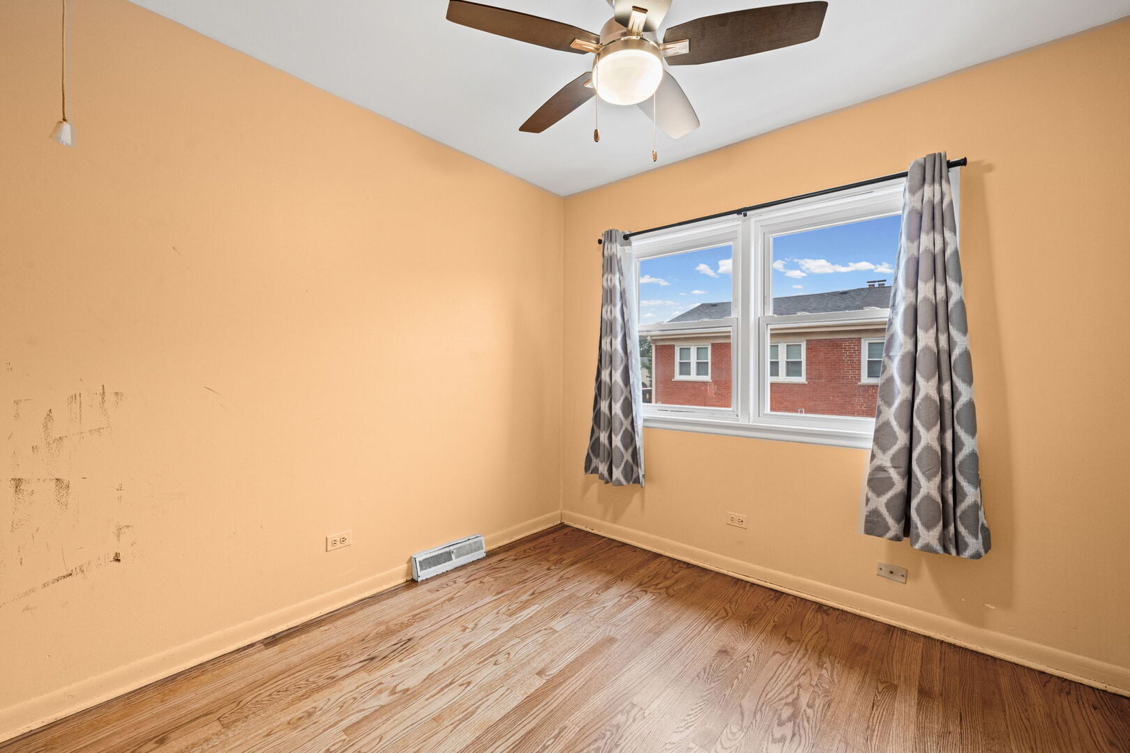9543 Sumac Road, Unit G Des Plaines, IL 60016 - Photo 18 of 29 Gallery Image 18