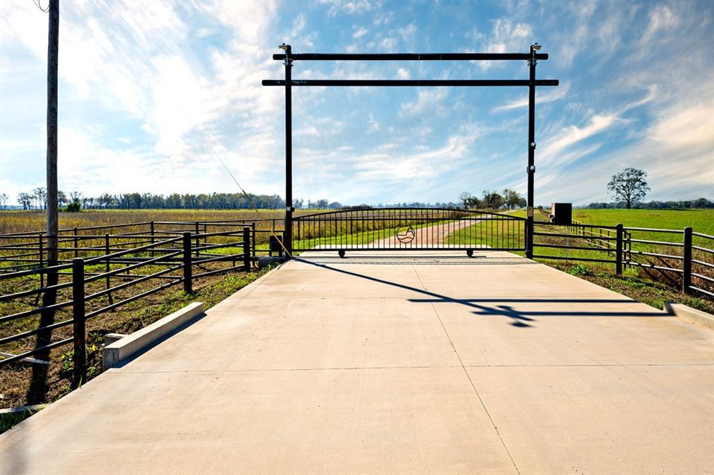 Electric gate to the Headquarters