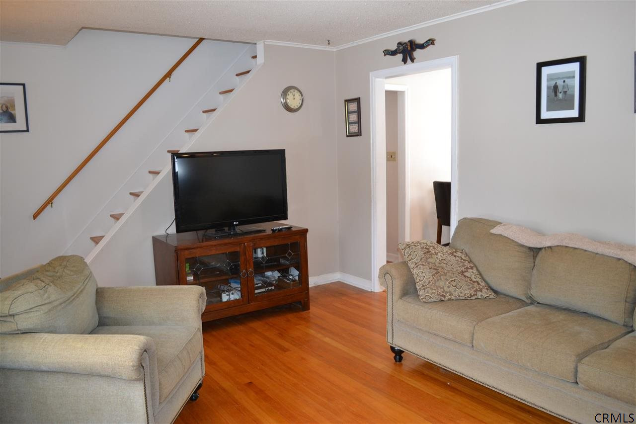 150 Eastholm Road Schenectady, NY 12304 - Photo 8 of 18 Photo 8